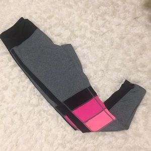 Jessica Simpson workout leggings